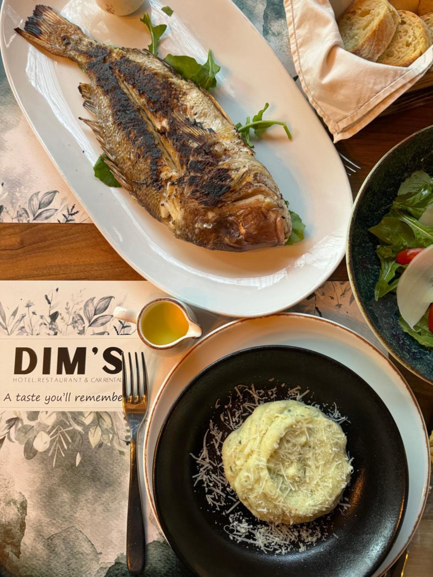 Dim's & Restaurant Hotel